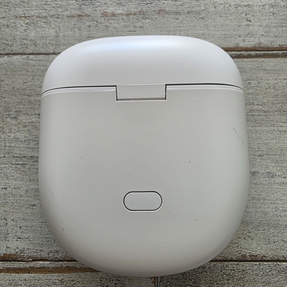 Bose Quiet Comfort Ultra White Smoke Wireless Earbuds - Picture 6 of 9